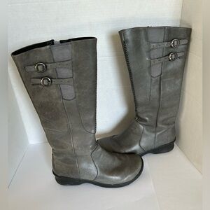 KEEN woman’s tall boots with full zipper and 2 buckles 8.5